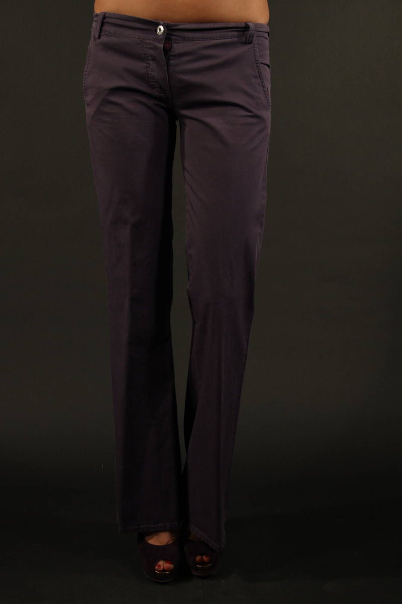 7480_VIOLA_VIOLA – Lila Damenhose mit Knöpfen & Taschen - Elegantes Design – Größe: XS, S – Farbe: Viola