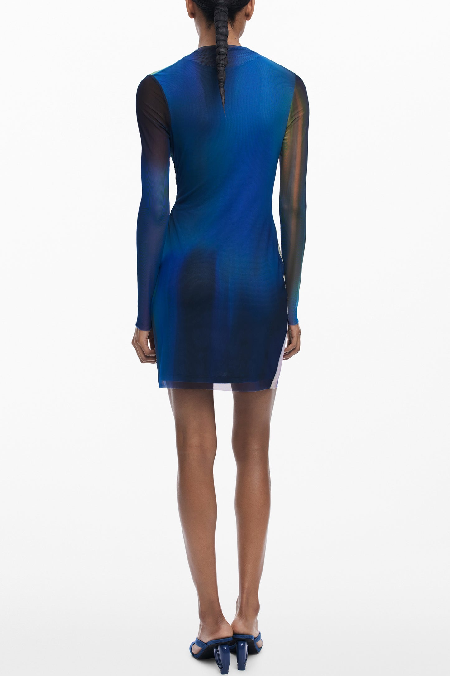 25WWVK43_BL5080 – Fröhliches Damenkleid in Blau: Kurz, mehrfarbig, langärmelig – Größe: XS, S, M, L, XL – Farbe: Blu