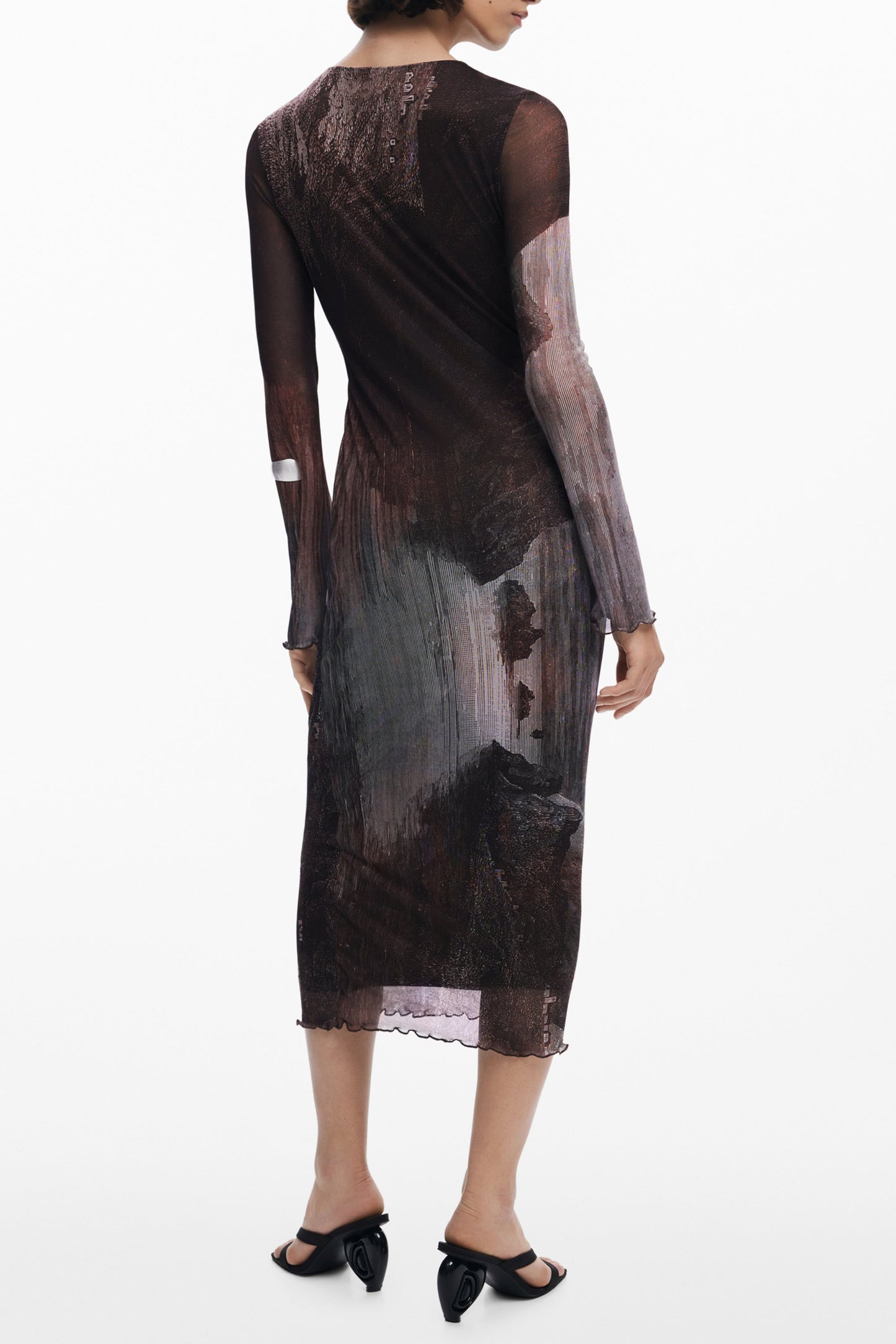 25WWVK01_MA6044 – Stylisches Damen Maxikleid in Braun mit Rundhals und langen Ärmeln – Größe: XS, S, M, L, XL – Farbe: Marrone