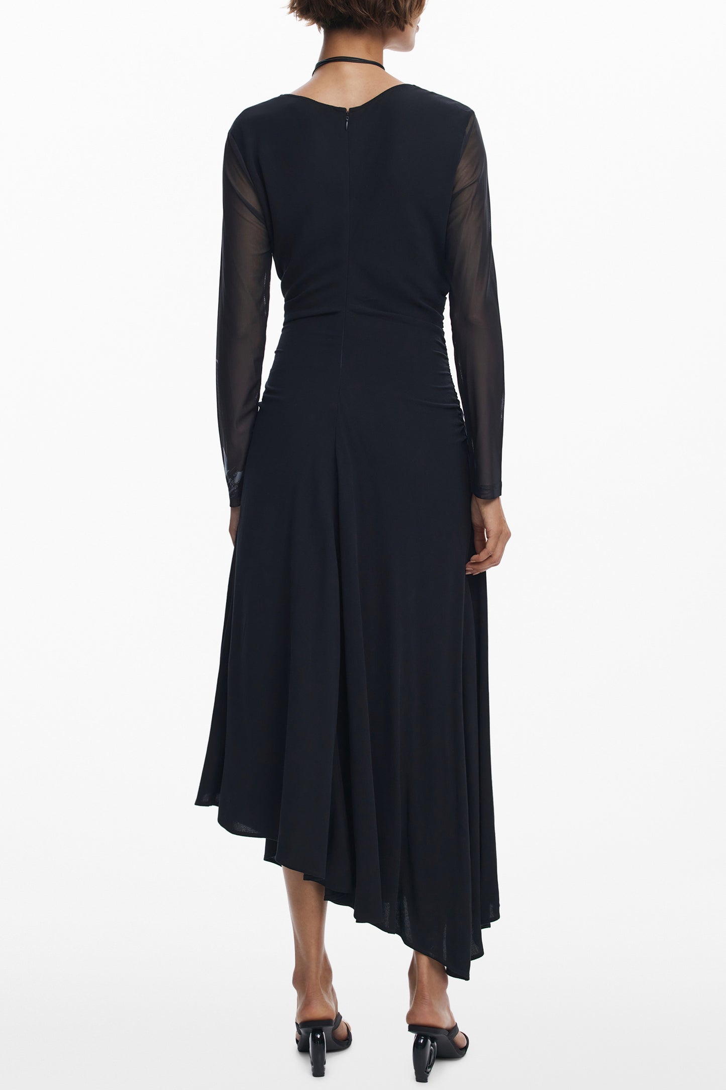 25WWVW26_NE2000 – Elegantes schwarzes Damenkleid mit V-Ausschnitt und kontrastierenden Details – Größe: XS, S, M, L, XL – Farbe: Nero