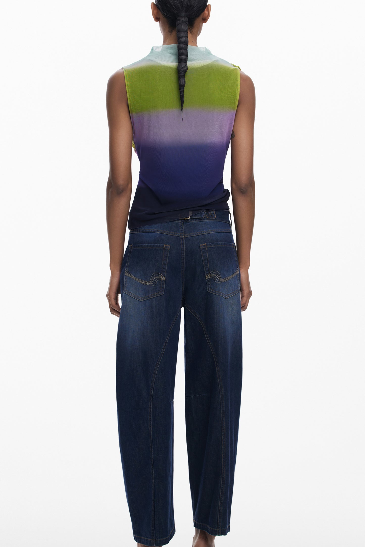 25WWTK18_VE3086 – Damentop Grün: Mehrfarbiges Trägerhemd mit Stehkragen & Kontrastdetails – Größe: XS, S, M, L, XL – Farbe: Verde