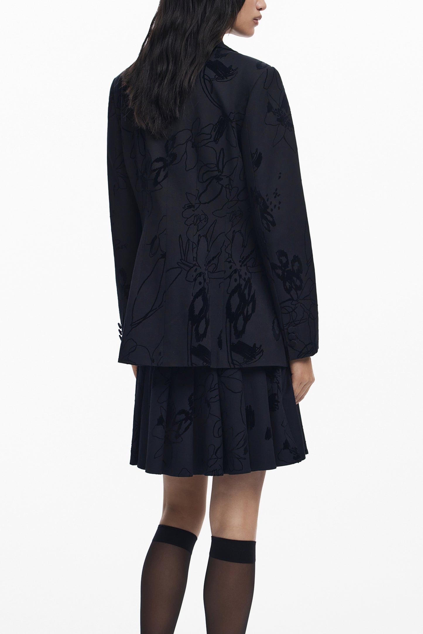 25WWEW19_NE2000 – Klassisches schwarzes Damenjackett mit V-Ausschnitt und Details – Größe: XS, S, M, L, XL – Farbe: Nero