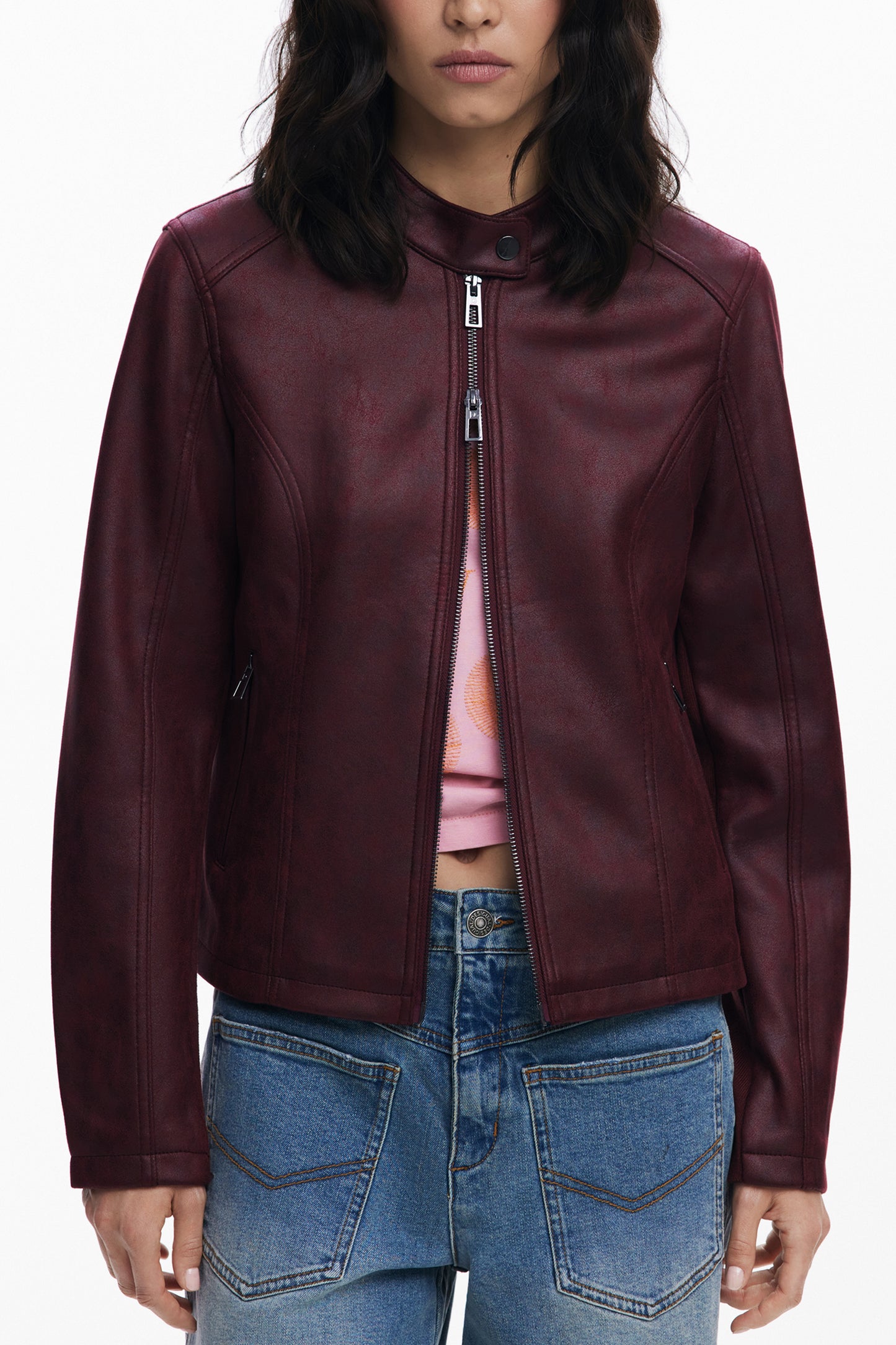 25WWEW43_RO3006 – Stylische rote Damenjacke mit Kontrastdetails und Reißverschluss – Größe: XS, S, M, L, XL, 2XL – Farbe: Rosso