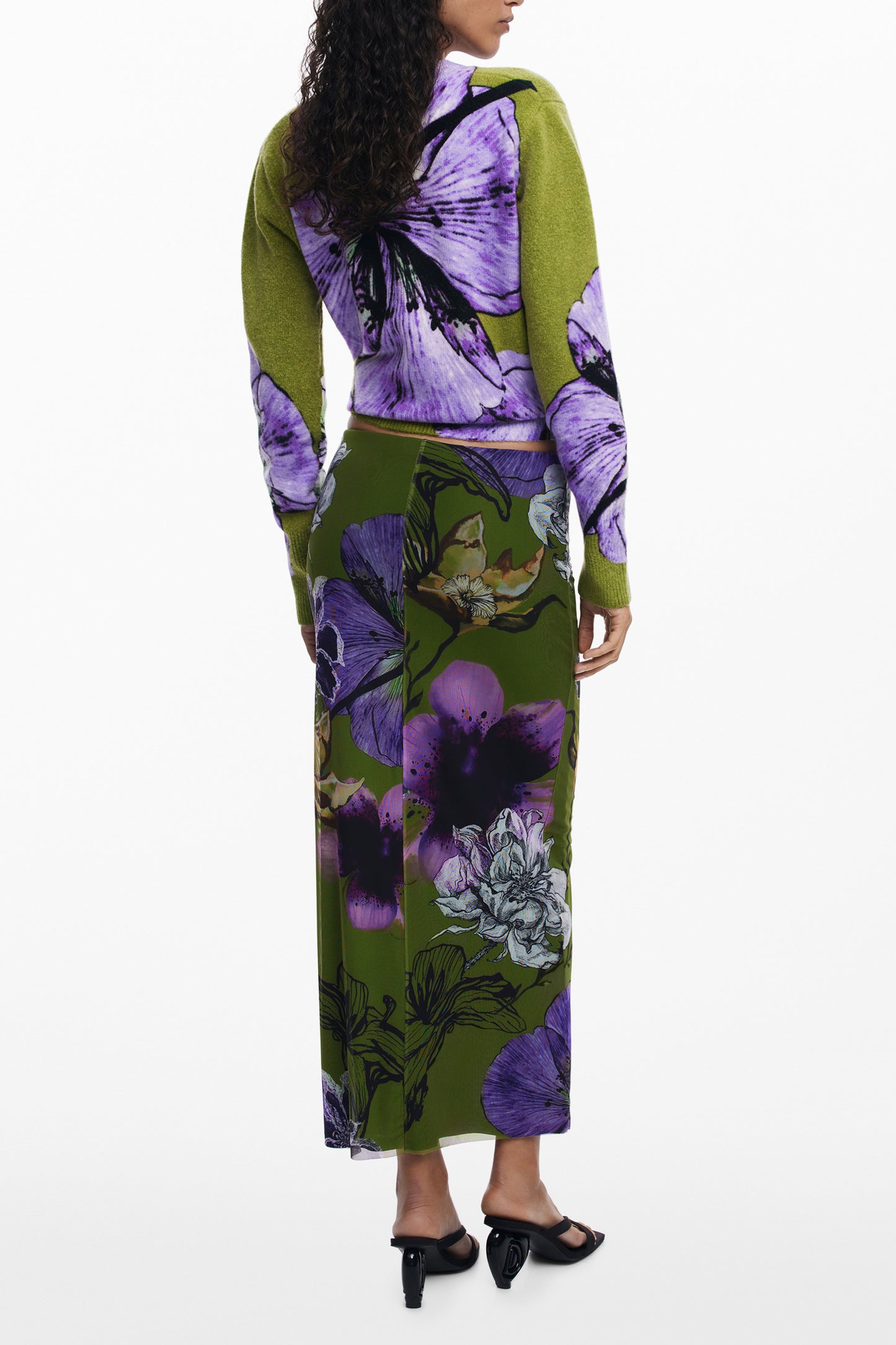 25WWFK03_VE4010 – Grüner langer Damenrock mit Tüllblumen & Kontrastdetails – Größe: XS, S, M, L, XL – Farbe: Verde