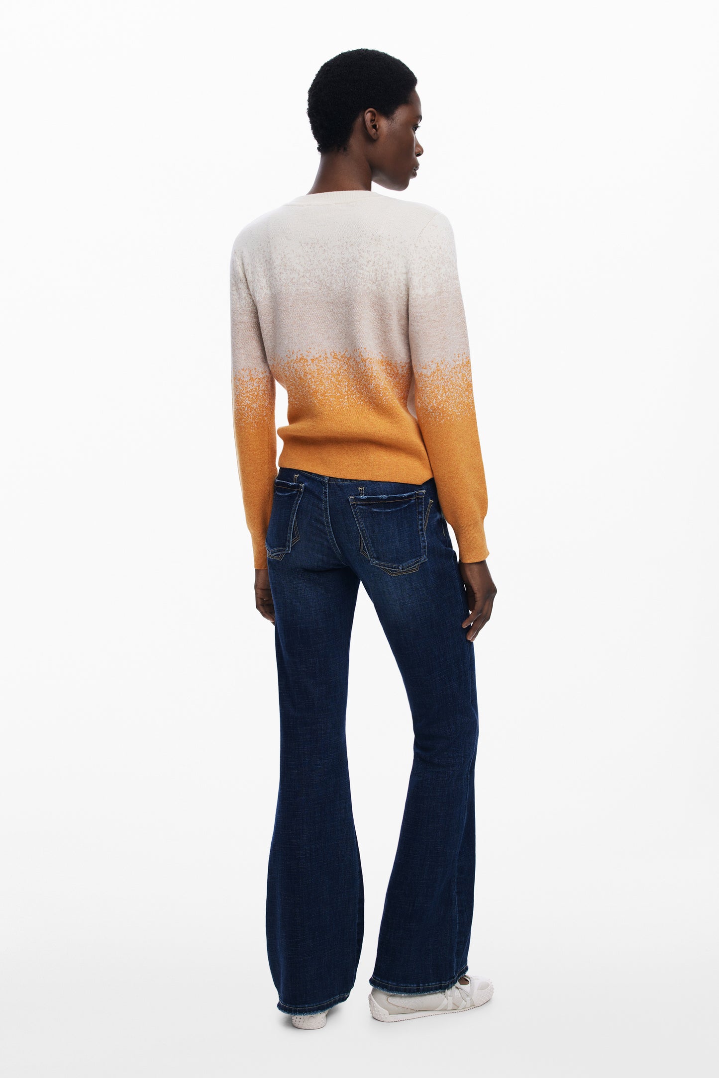 25WWJF24_BE1011 – Beiger Damenpullover mit Stickereien und Kontrastdetails – Langarm, Rundhals – Größe: XS, S, M, L, XL – Farbe: Beige