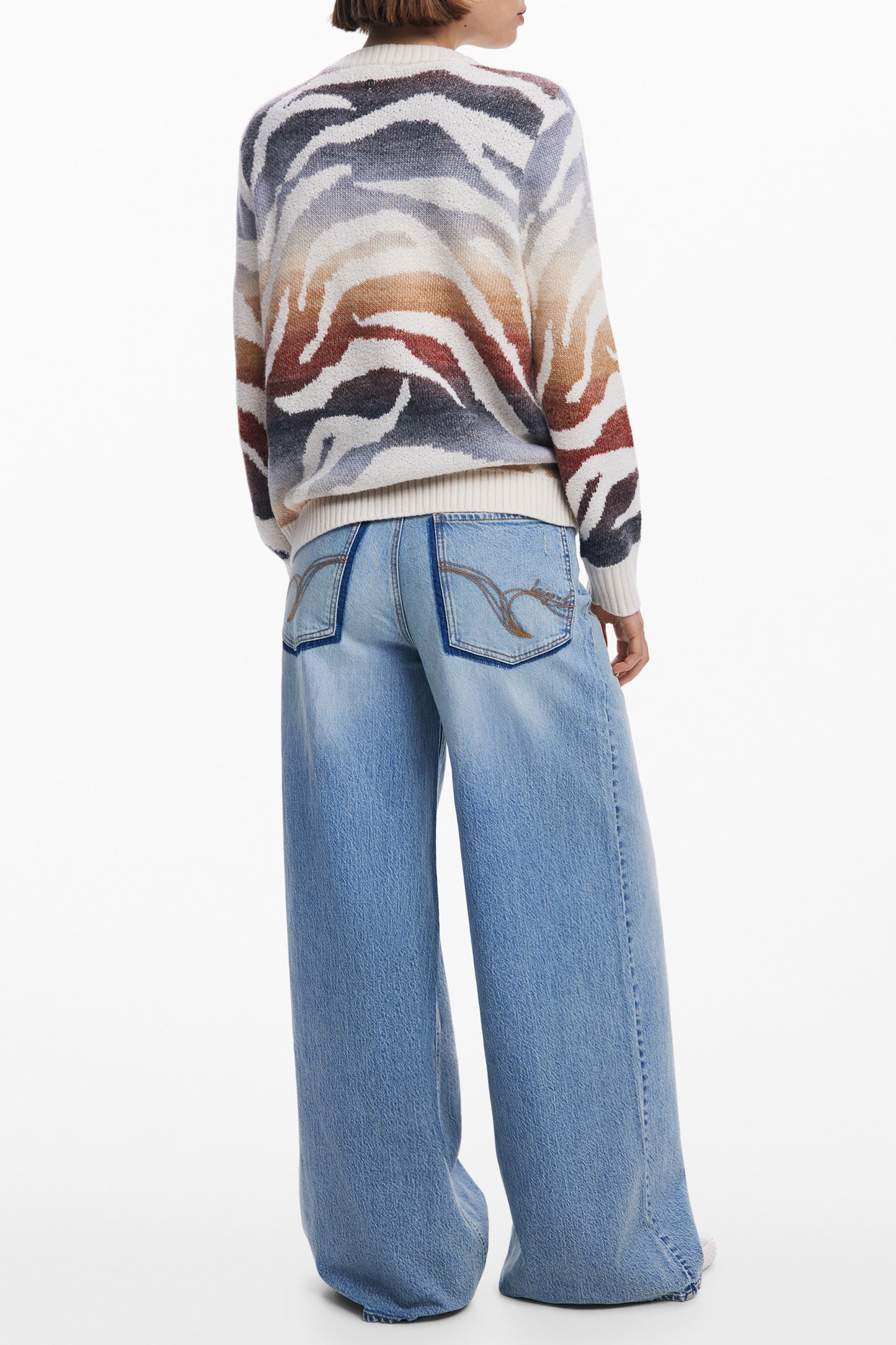 25WWJF21_BI1011 – Weißer Damenpullover mit Muster und V-Ausschnitt – Stylisch & Modern – Größe: XS, S, M, L – Farbe: Bianco