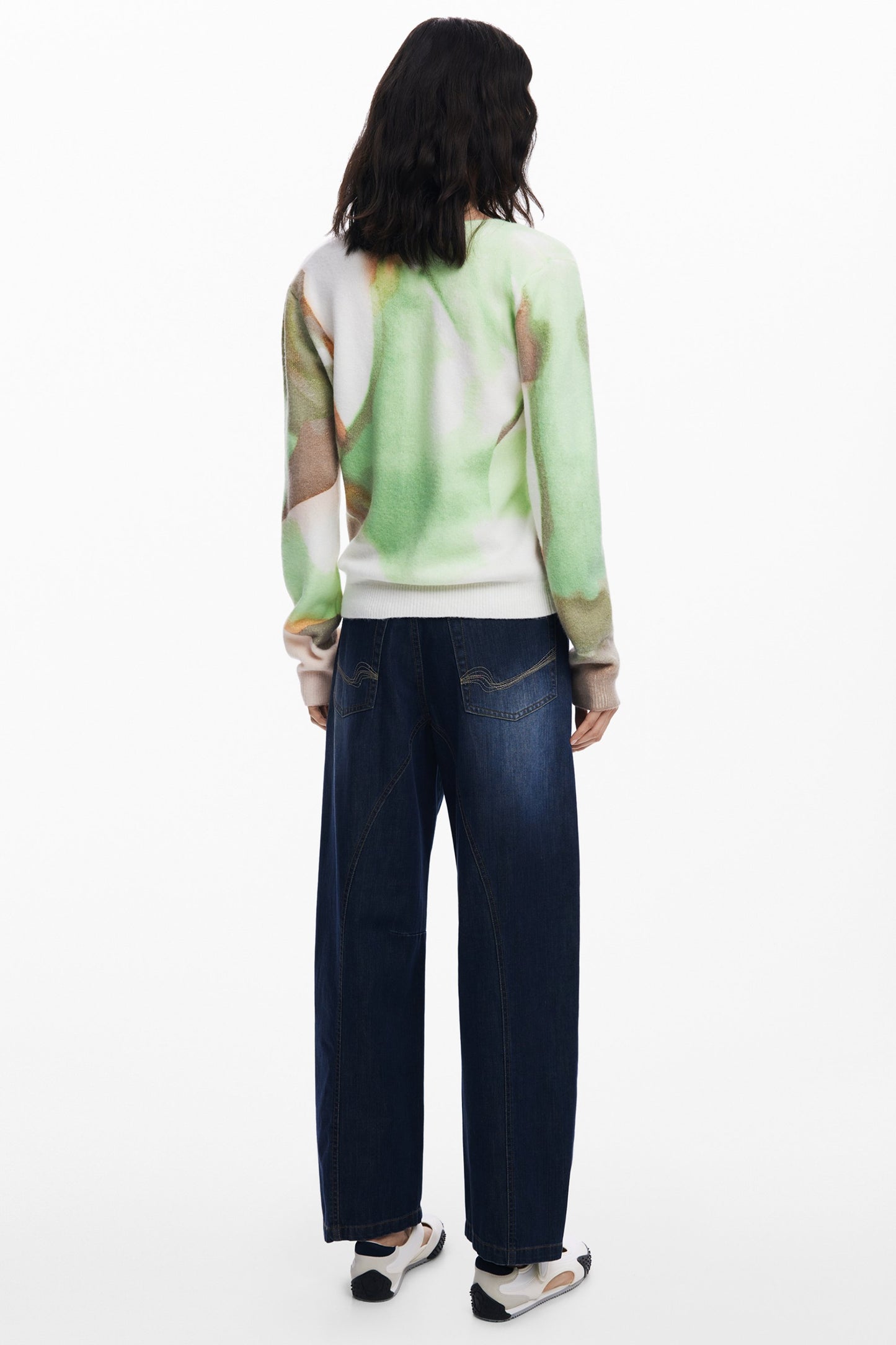 25WWJF13_VE4146 – Damen Langarmshirt mit Fantasiemuster und V-Ausschnitt in Grün – Größe: XS, S, M, L, XL – Farbe: Verde