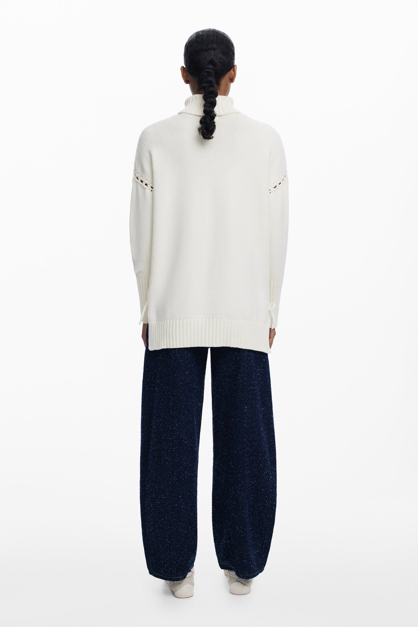 25WWJF11_BI1011 – Damen Rollkragenpullover Weiß Mit Stickerei und Kontrastdetails – Größe: S, M – Farbe: Bianco