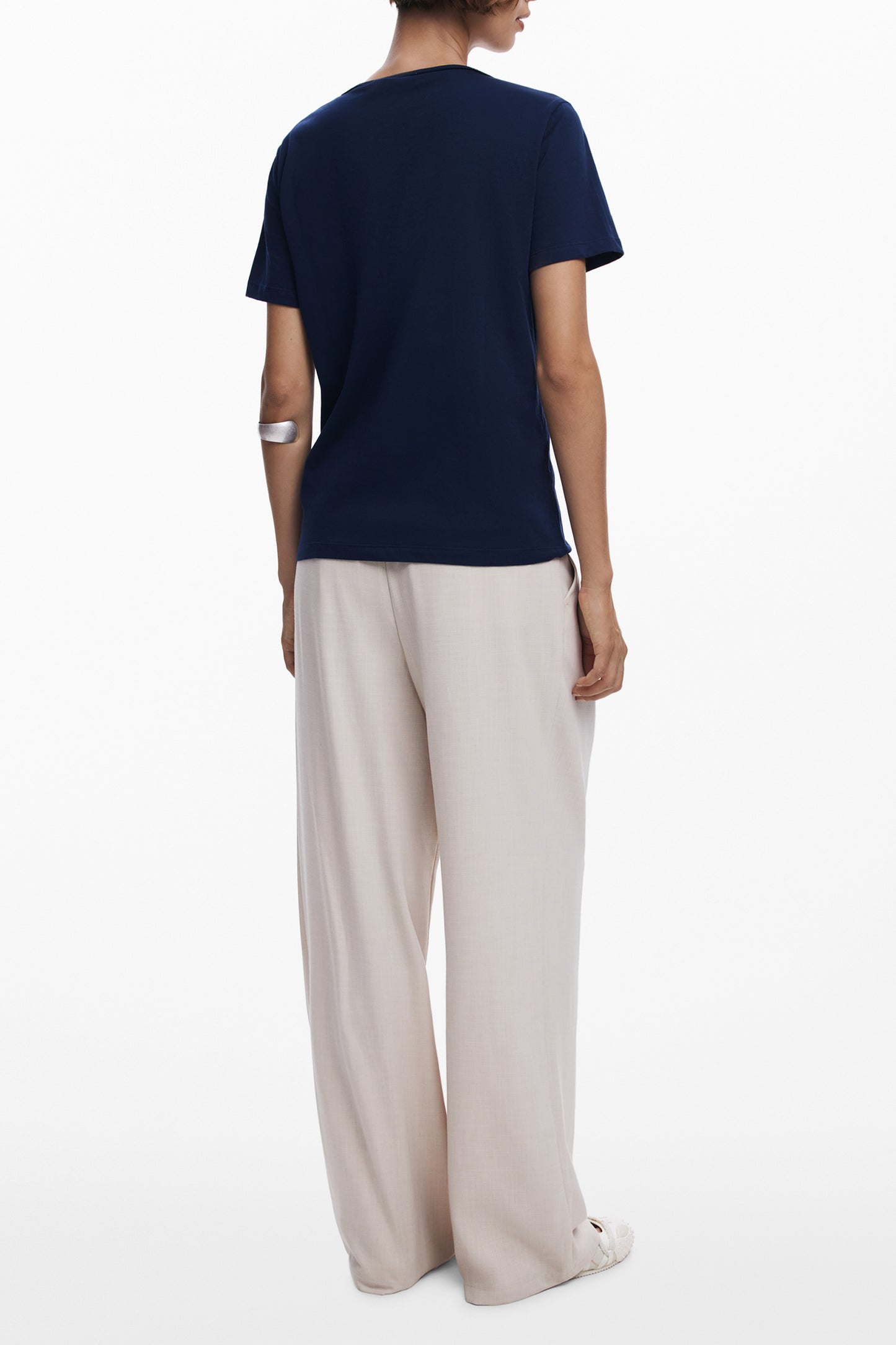 25WWTK28_BL5001 – Schickes Blaues Damen Kurzarm-T-Shirt mit V-Ausschnitt und Druck – Größe: XS, S, M, L, XL – Farbe: Blu