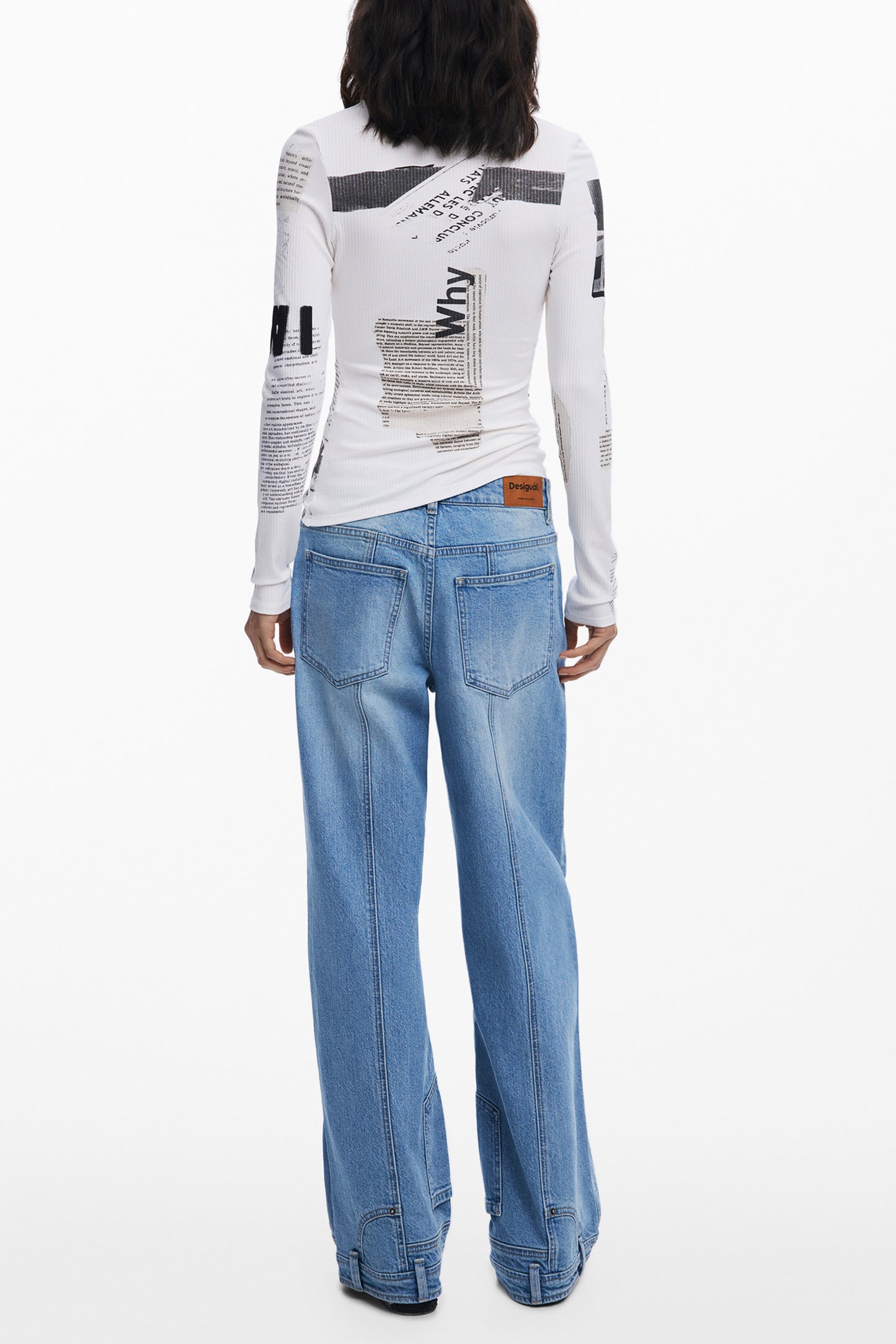 25WWTK25_BI1011 – Weißes Damen Langarmshirt mit Zeitungsdruck und Kontrastdetails – Größe: XS, S, M, XL – Farbe: Bianco